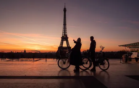 Sunrise Biking Tour: Paris Before the Crowds