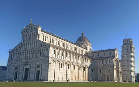 PRIVATE TOUR: Pisa & Lucca with Lunch and wine tastings in the Farm