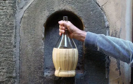 Street food tour through the wine holes in Florence