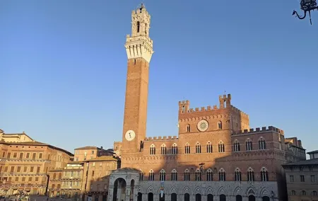 Visit of Siena & Chianti wine tour for small groups with lunch and tasting