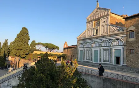 TRANSFER TOUR Florence to Lucca with a stop in San Gimignano