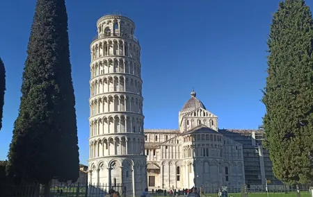 Explore the Iconic Leaning Tower of Pisa and Piazza dei Miracoli