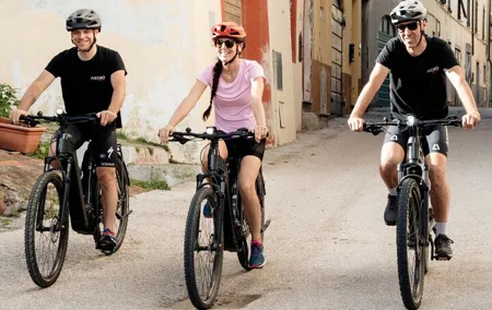 Vinci E-bike tour in Leonardo's Chianti