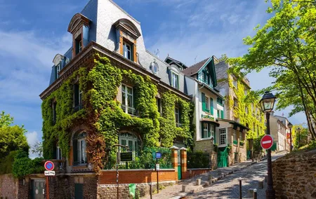 Romantic Montmartre: Paris Lost Lovers Exploration Game and Tour