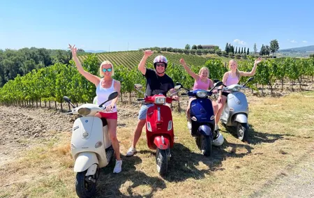 Tuscany Sunset Vespa tour with Dinner at a Chianti Winery
