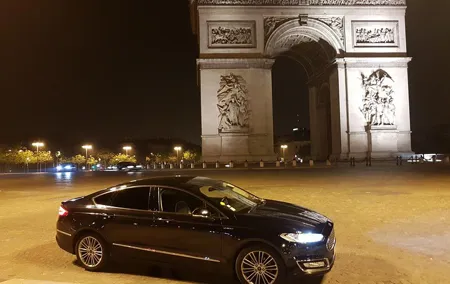 Private driver from Charles de Gaulle airport to Paris: Premium Service