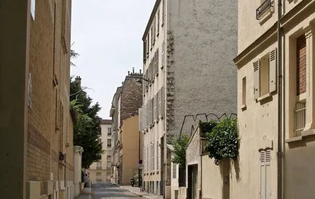 Lupin's Footsteps: A Self-Guided Walking Tour in Paris