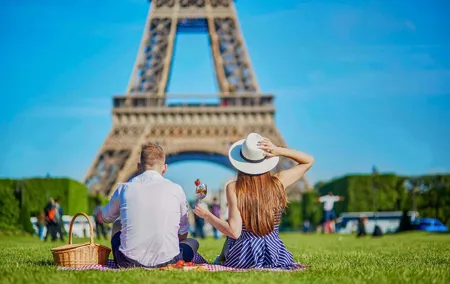 Paris City Tour with Audio Guide + Archeological Crypt Ticket