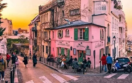 Paris Montmartre Hill and Sacré-Cœur Guided Walking Tour