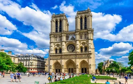 Louvre (no ticket) & Big Paris City Walking Tour with Audioguide