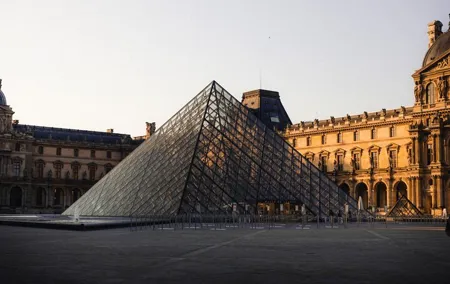 Louvre Late Opening Private Tour – Fewer Crowds & Highlights