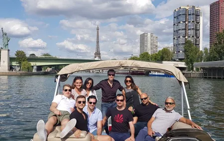 Private cruise with Paris water way