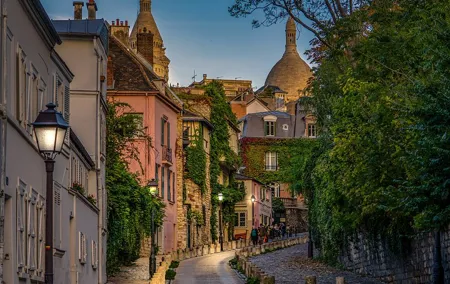 Montmartre: Secret Stories of Paris - Self-Guided Audio Tour