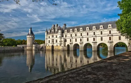 Loire Valley Castles Small-Group Day Trip from Paris