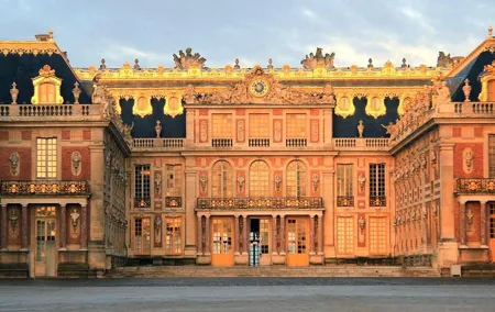 Versailles Private Day Excursion with Palace, Gardens & Trianon