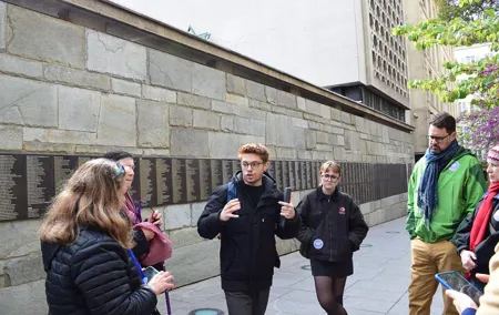 2-Hour Jewish History Guided Tour In Marais