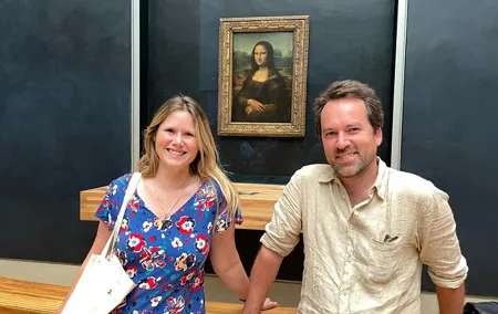 LOUVRE PRIVATE TOUR : Skip the line & Local expert guide - Entry fees included