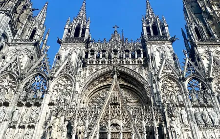 Private Rouen Giverny Trip from Paris with Michelin Lunch