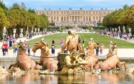 Chateau de Versailles & Gardens. VIP private tour with guide + driver