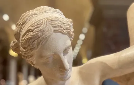 Louvre Private Tour with Entry Ticket