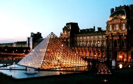 Louvre Evening Escape: Avoid the Crowds - Semi-Private 6ppl Max