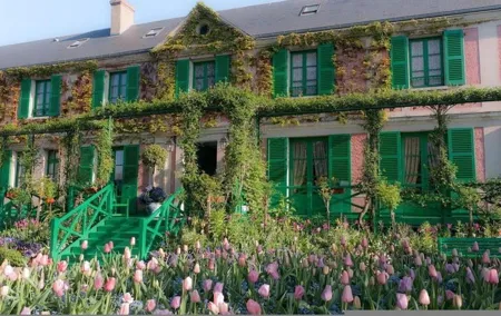 From Paris: discovery of Monet's house and its gardens in Giverny