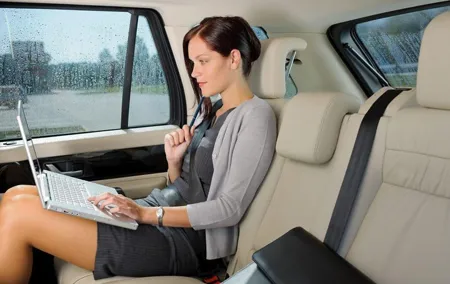 Private transfer from Charles de Gaulle airport to Paris: Premium Service