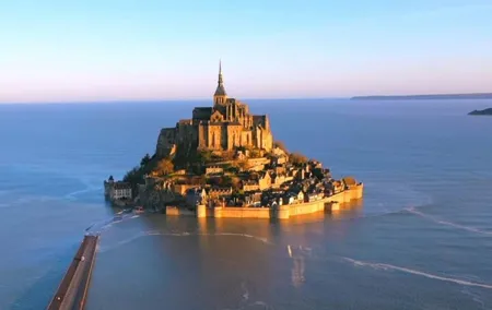 Private Tour to Mont St-Michel and Honfleur from Paris