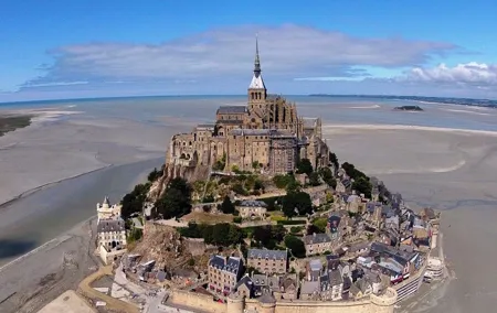 Best Private 12 hs tour to Mt. Saint Michel from Paris Hotel
