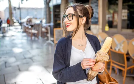 Paris Gourmet Food Tour and Louvre Museum Guided Tour in 1 Day