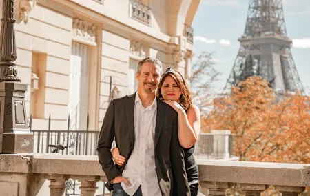 Eiffel Tower Photographer, Professional Photo shoot - Paris