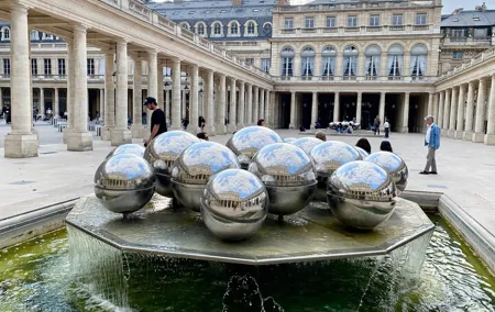Paris Private Full Day 7 Iconic Sights City tour by Mercedes