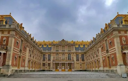 Palace of Versailles: tickets, audio guide and transfer
