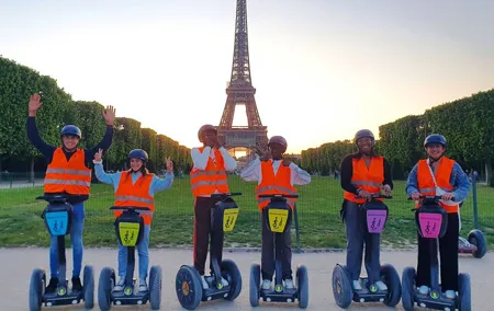 Segway by night ! Illuminated Paris