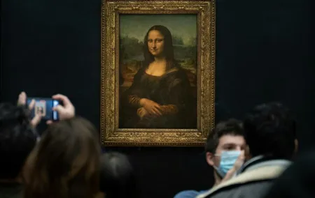 Louvre Walk to the Mona Lisa EN/HI & Entrance Ticket