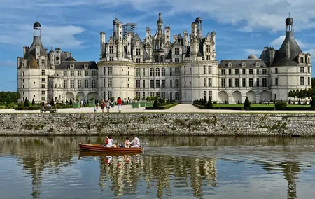 Loire Castles Chenonceau, Chambord & 2 Wineries Private Trip