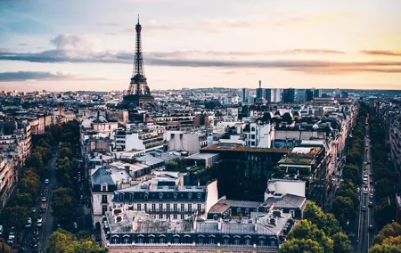 Paris Walking Tours: Discover Paris' Iconic Sites and Secret Spots