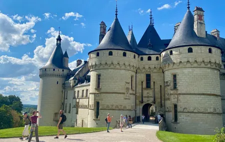 2-day Private Top 6 Loire Castles Live Guided tour from Paris