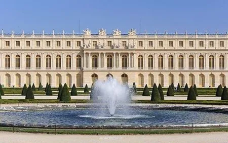 Private Full Day Paris trip including Louvre and Versailles with Pickup
