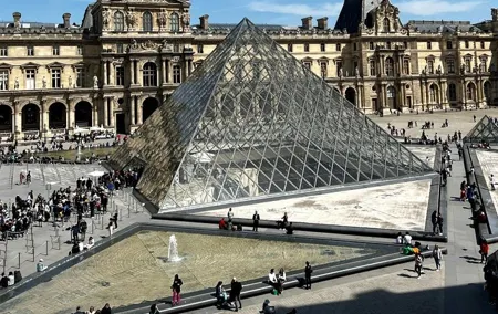 The Best of the Louvre Museum: Private Guided Tour