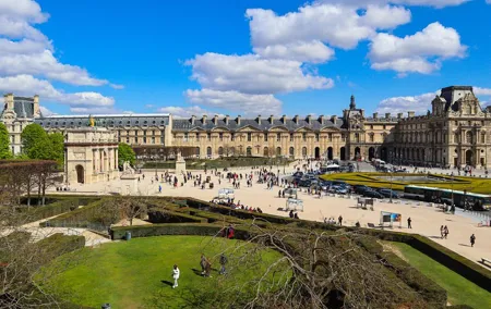 VIP Paris in a Day: Montmartre, Louvre, Île de la Cité, Cruise