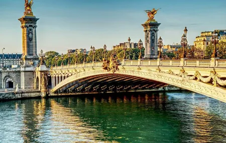 Paris Murder Mystery: Death on the Seine Quest and Tour
