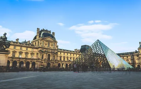 Private Transfer From Paris To Bayeux With a 2 Hour Stop in Caen