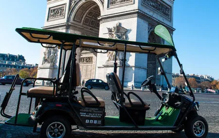 Discover Paris in electric golf carts
