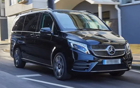 Arrival from Prague Train Station to Prague by Private Vehicule