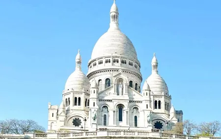 Montmartre & Sacre Coeur Tour for Kids & Families w Alberto & his team in Paris