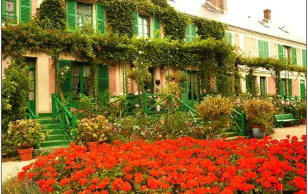Private Car Trip to Giverny Garden from Paris