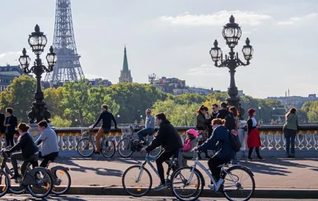 Private electric bike across the wonders of Paris (day)