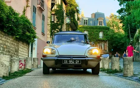 Secrets of Paris Tour in a Vintage Open-Top French Car Citroen DS