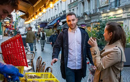 Paris Christmas Food Tour with a Local Guide, and Seasonal Treats